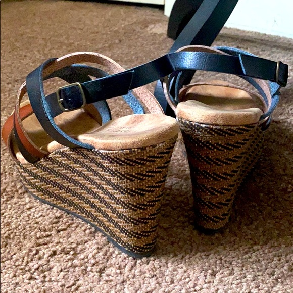 Wedge Sandals - Picture 3 of 4